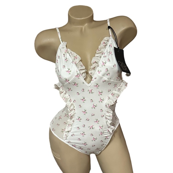 Chaser Floral One Piece Swimsuit Medium NEW NWT Vintage Flowers Ruffles Fleur - Picture 1 of 2